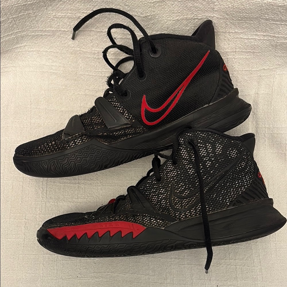 Nike Kids Black and Red Sneakers